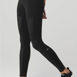 ALO Yoga Black Women's Moto Leggings